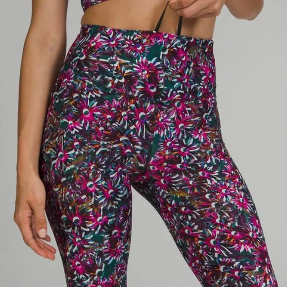 Lululemon Womens Base Pace HR Leggings 28" Size 2 Floral Pilates Workout Run NEW - Picture 3 of 10